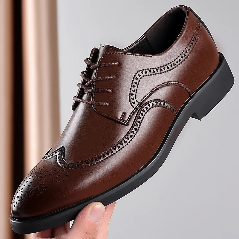 Mens Classic Retro Brogue Shoes LaceUp Business Leather Dress Office Flats Men Wedding Party Oxfords 250526