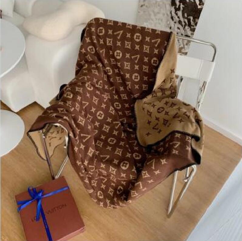 2025 Fashion designer brown vintage letter cashmere blanket large size classic outdoor cover blanket luxury home sofa air conditioning Portable throw blanket