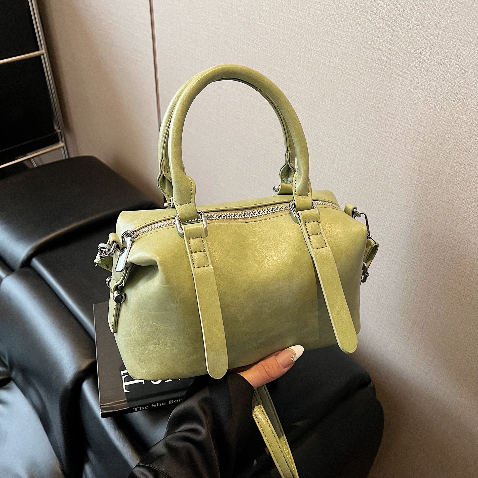 Korean Niche Design Crossbody for Women 2025 New High-end Handbag Fashion Large Capacity Shoulder Bag