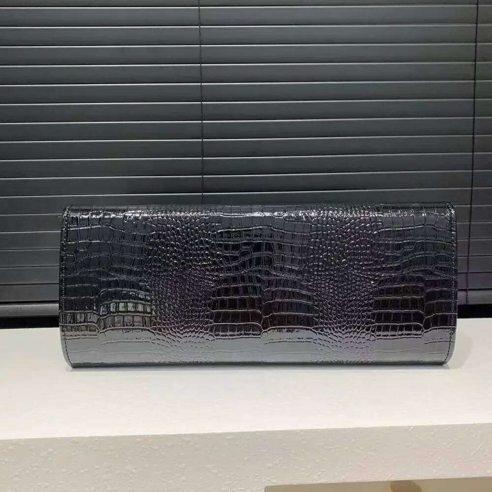 Women's Bags Designer Women's Fashion Retro Large Capacity Crocodile Pattern Commuter Handbag