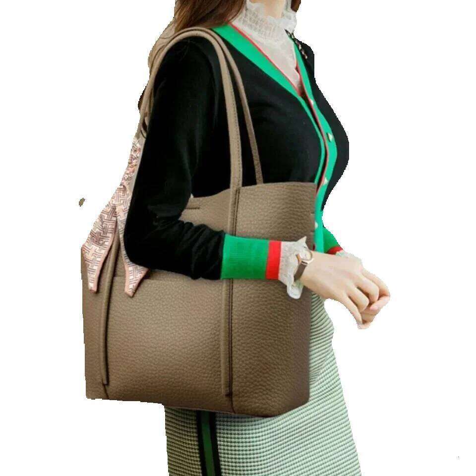 Designer Luxury Designer Luxury Genuine Soft Leather Tote Women's Large Capacity Carrying Designer Handbag Vintage Shoulder Bag Brand Commuting B