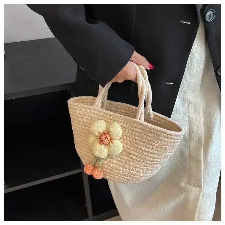 Spring And Summer Large-Capacity Straw Tote Bag Beach Bag Suitable For Vacation Shopping Commuting Use W250524