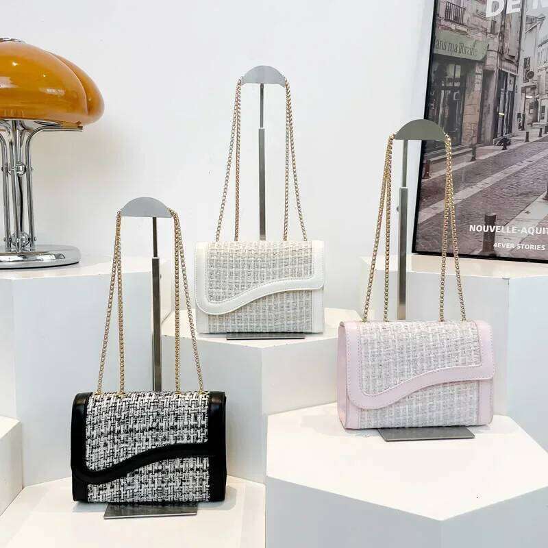 2025 Crossbody Spring New Personality Leisure One Simple Retro Women Gorgeous Fashion Chain Shoulder Bag