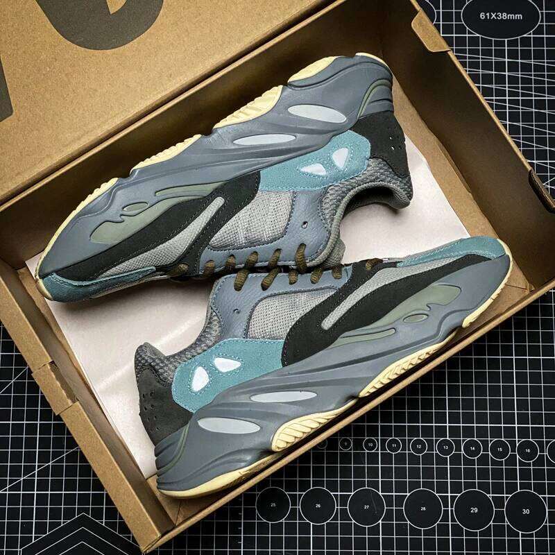 2025New arrivalPlaidCasual shoes high quality/Coconuts are really hot700High Quality36-44Couple Sneaker