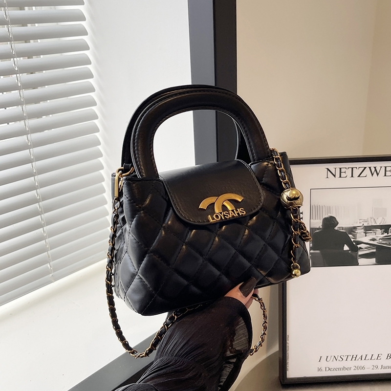 Free shipping designer's new single-shoulder crossbody bag for women's foreign trade, fashionable and trendy light luxury hand-held diamond 