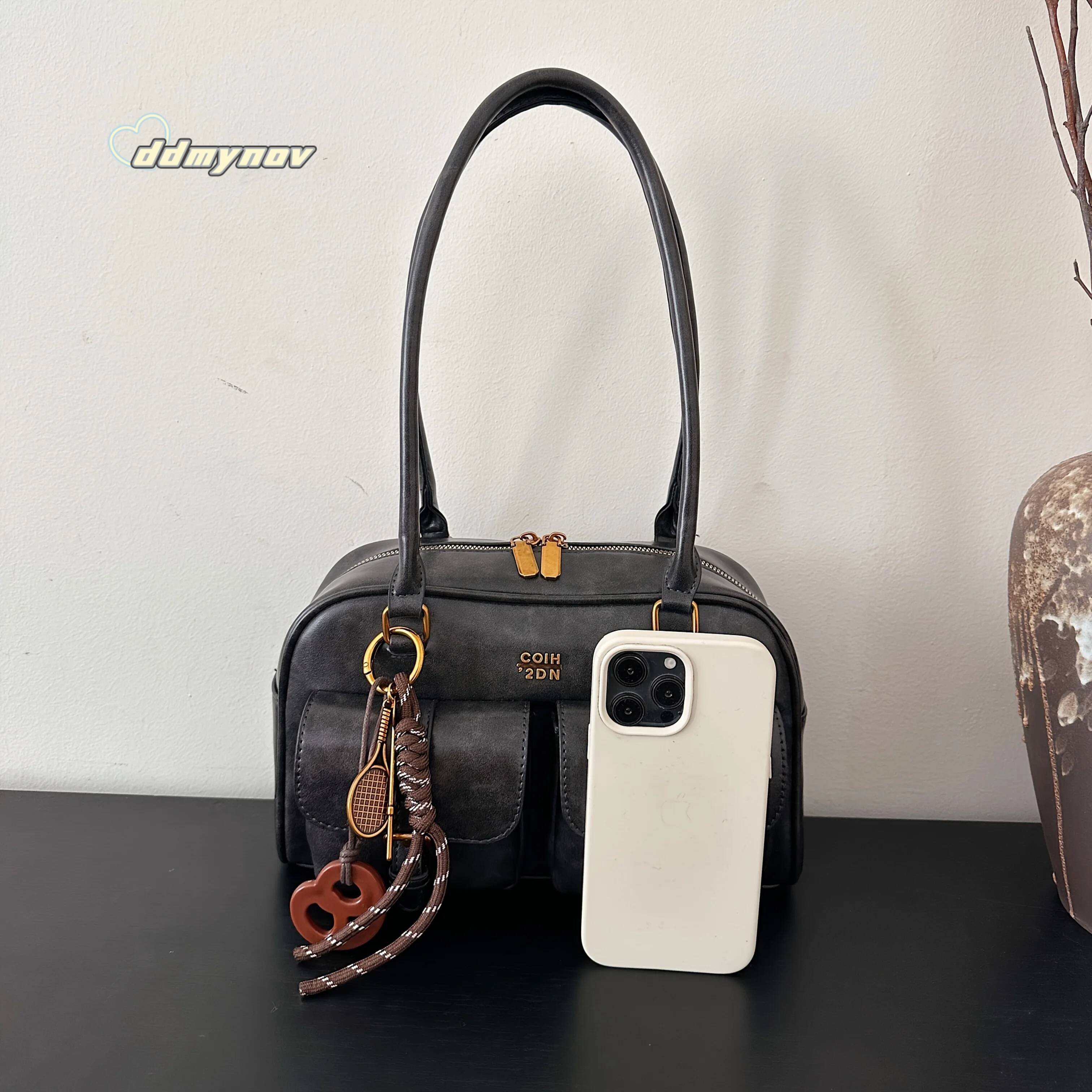 women's retro solid color pu leather shoulder bag multiple pockets large capacity comes with a detachable accessory charm ddmynov