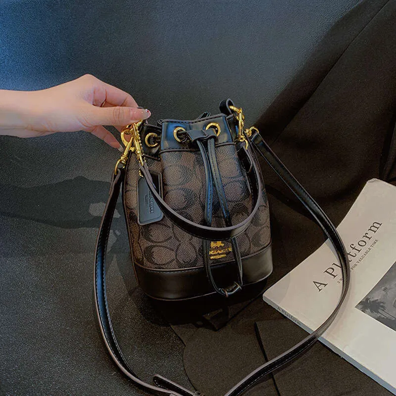 Designer bag Shoulder Bag Luxury Bag Crossbody Purse Designer 2025 Fashionable Drawstring Bucket Versatile Western Style Single Shoulder Handheld Cros