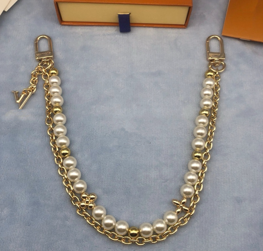 designer keychain women V Letters keychain wallet llavero Car Key Chain Buckle jewelry Keyring flower Keychains bag chain Lanyards