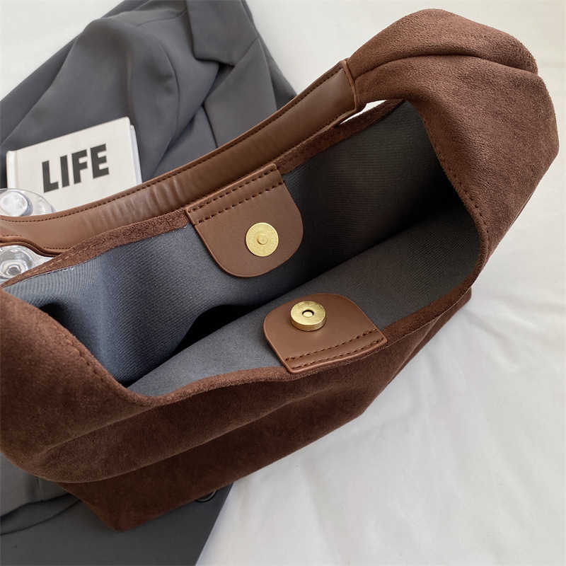 Autumn and Winter Vintage Women's Bag Large Capacity Suede Shoulder Bag Solid Color Casual Commuter Bag Retro Handbags