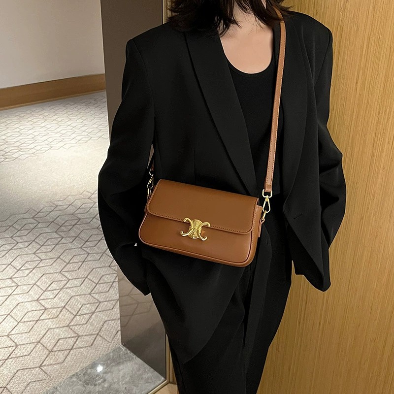 Designer bag 2025 new trend crossbody bag shoulder bag fashionable versatile handbag high-quality versatile bag essential for going out on the street