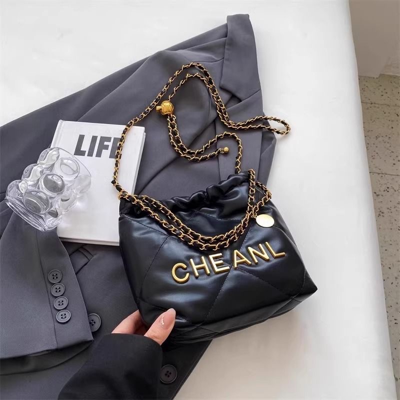 Luxury designer bag Thick Chain Women's Waist Bag Fanny Pack Fashion Shoulder Crossbody Chest Bags Female Belt Bag Crocodile Shoulder Bag