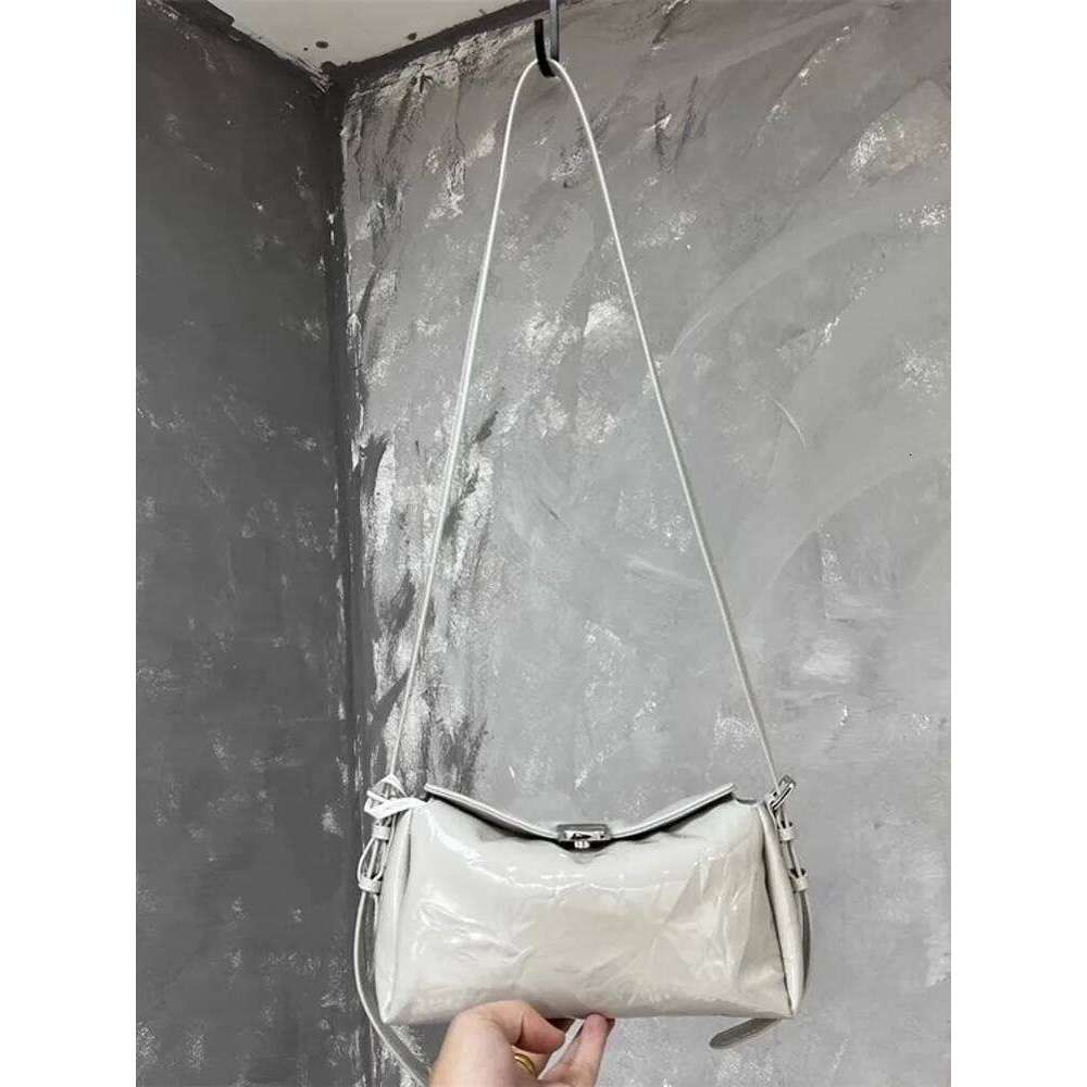 Ladies Office Genuine Leather Mini Armpit Handbag Tote Women Single Shoulder Bag Hasp Fashion Designer Elegant Crossbody Bags