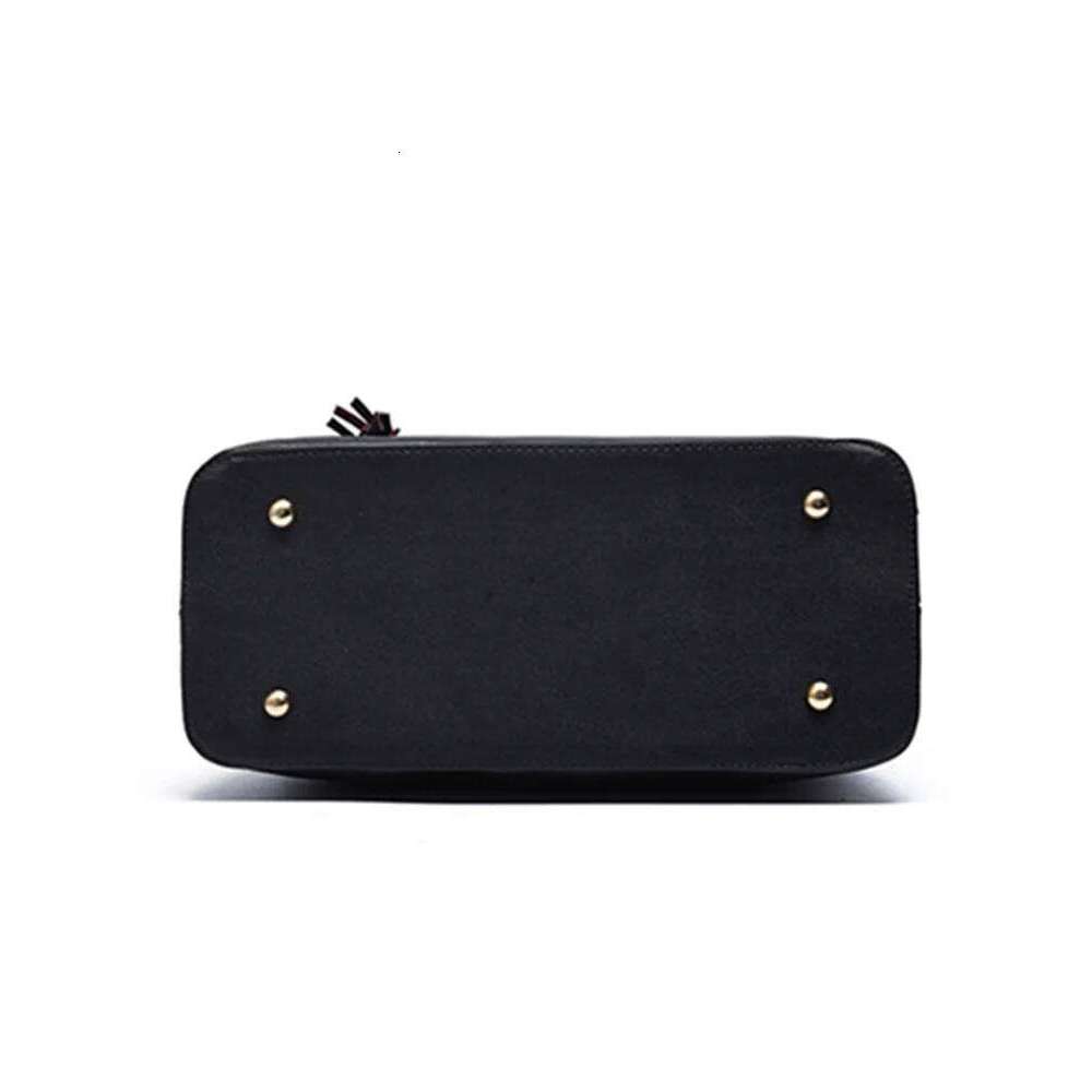 Women's Bags Designer New Fashionable High End Texture Single Shoulder Oblique Cross European And American Handheld Women's Bag