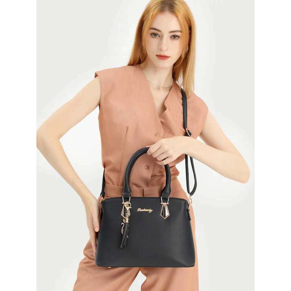 Women's Bags Designer New Fashionable High End Texture Single Shoulder Oblique Cross European And American Handheld Women's Bag