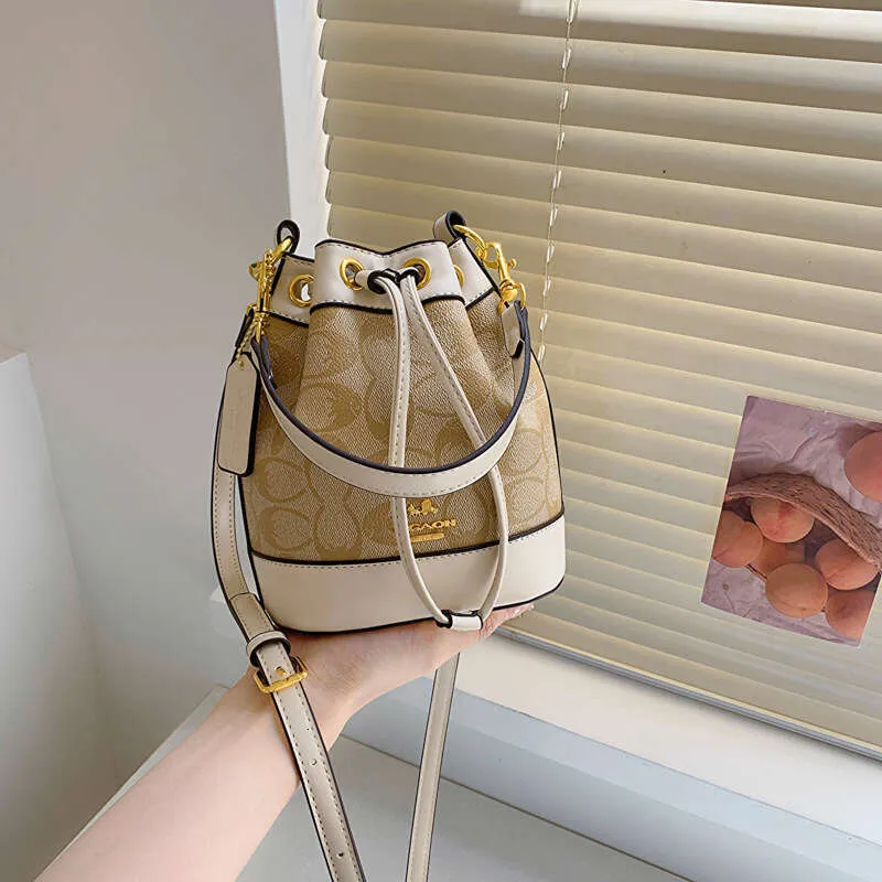 Designer bag Shoulder Bag Luxury Bag Crossbody Purse Designer 2025 Fashionable Drawstring Bucket Versatile Western Style Single Shoulder Handheld Cros