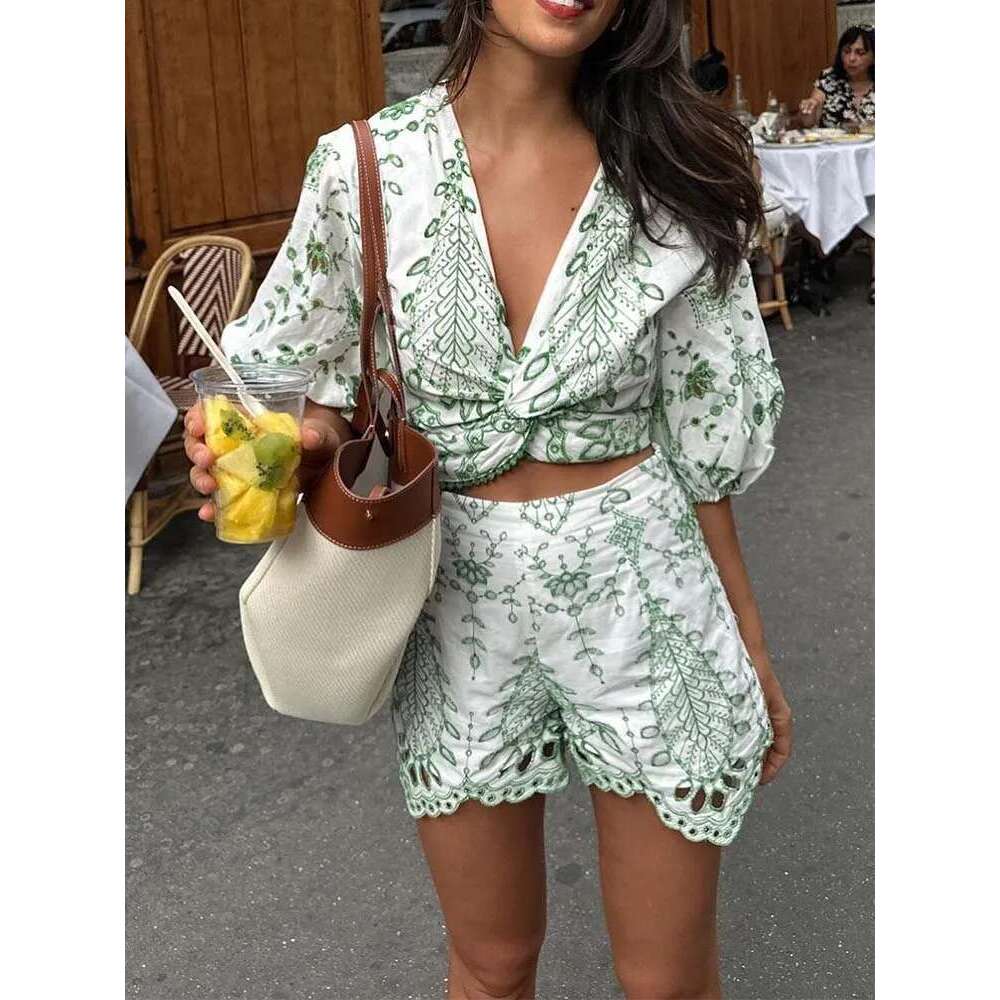 Woman 2 Pieces Sets 2024 New Fashion Embroidery Short Blouse Summer Women Suit Shorts Two Piece Set Womens Outfits