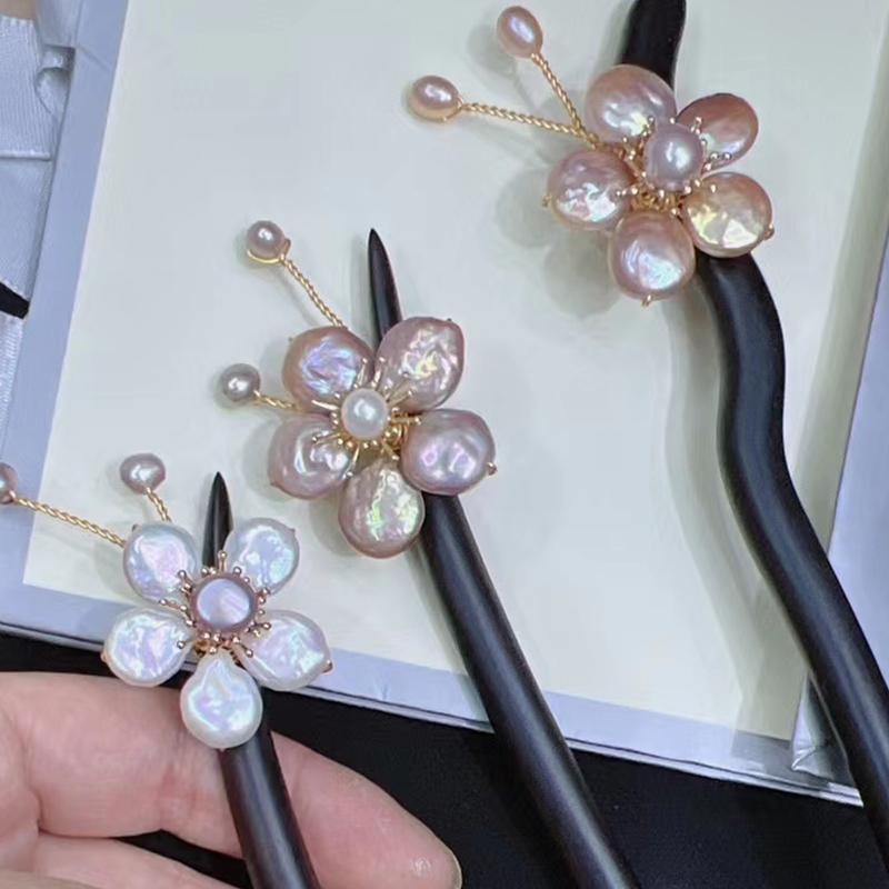 Elegantly Designed Ladies Pearl Hairpin with Floral Accent - Traditional Chinese Jewelry