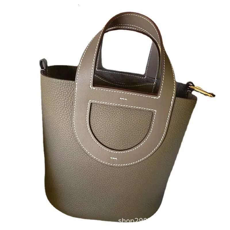 Soft Genuine Cow Leather Pig Nose Vegetable Basket Water Bucket Handbag Women's New Spring Season Single Shoulder Loop Bag