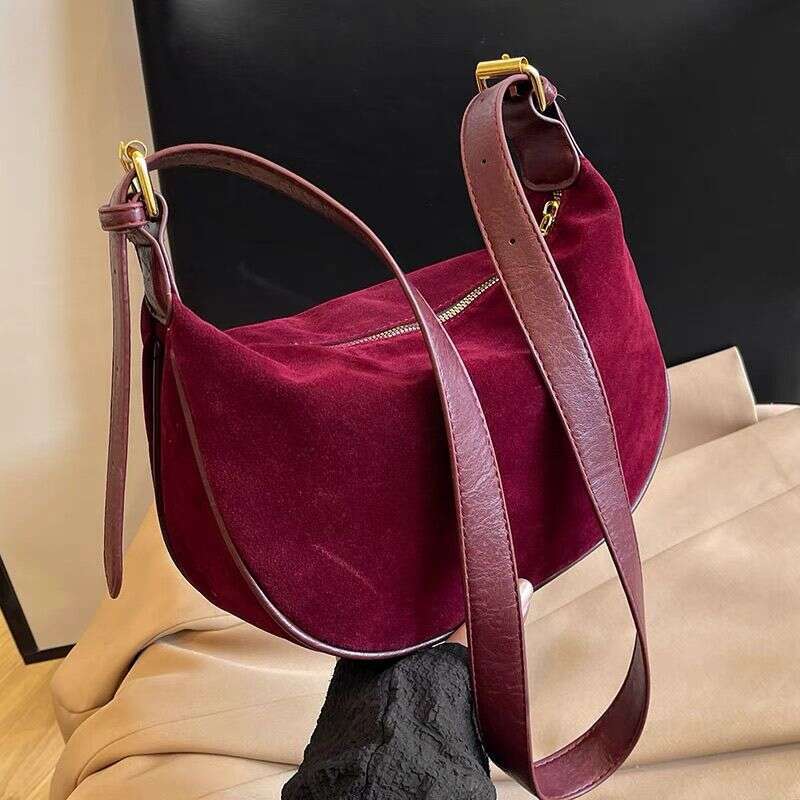 High-Quality Matte for Women, Large Capacity 2024 New Autumn Winter Niche Crossbody Bag, Commuter Dumpling Bag