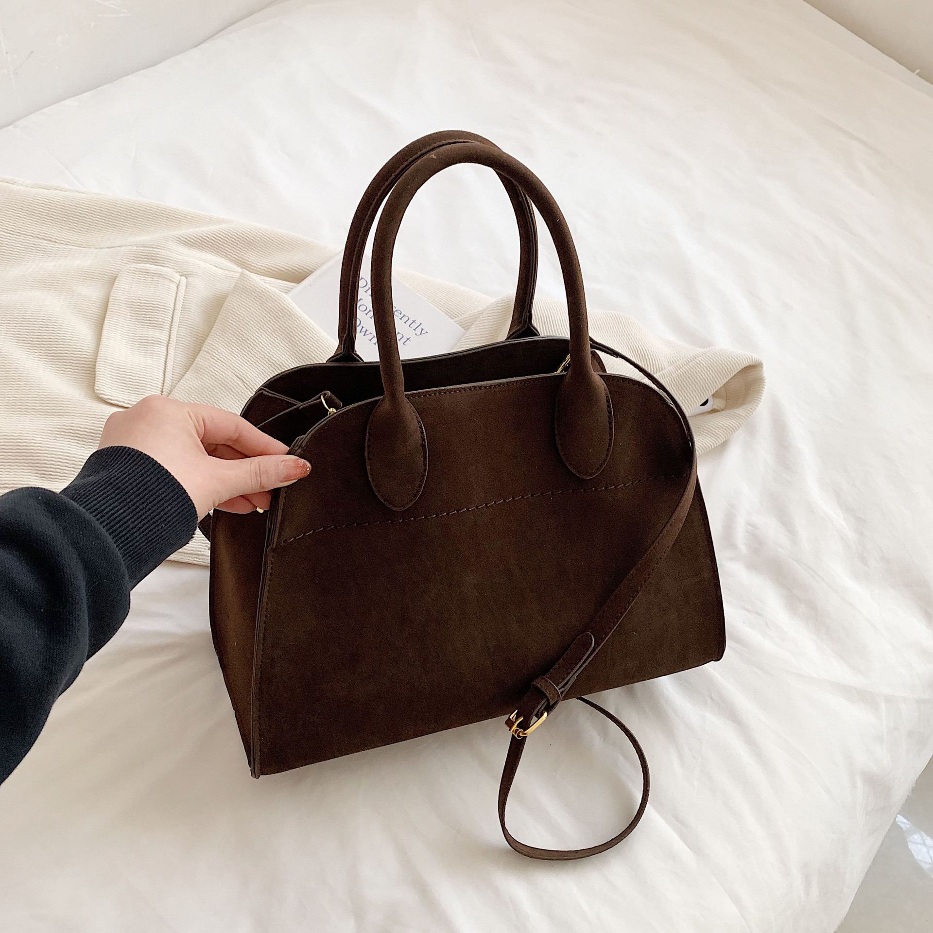 Retro Large Capacity Handbag 2025 New Versatile Light Luxury Matte Commuter Women's Shoulder Tote Bag