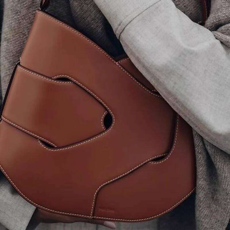 2025 Popular Underarm Women's Cloud Bag, Pleated Design, Soft Leather Single Shoulder Handbag, Light , Niche