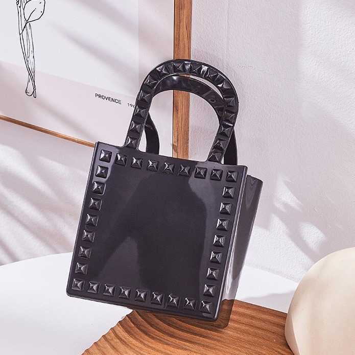Pvc Jelly Bag Fashion and Versatile Rivet Vegetable Basket Durable and Easy to Wash Summer Womens Handbag