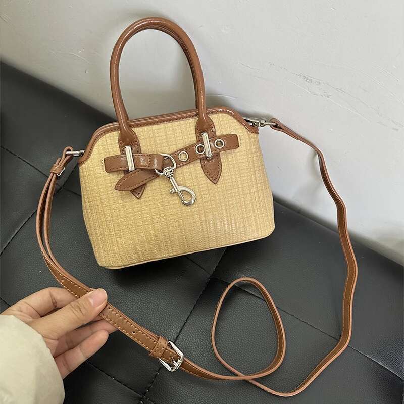 Retro Straw Shell Fashion Design New Style Women s Handbag Casual Versatile Commuting Contrast Color Canvas Messenger Bag bag