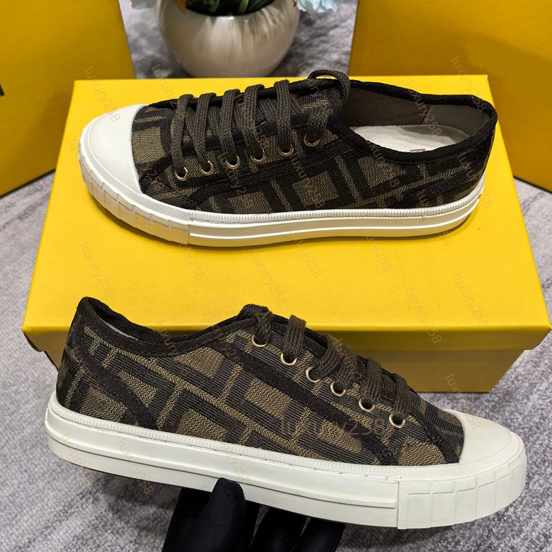 Mens Casual shoes women Travel leather lace-up sneaker fashion lady designer Running Trainers Letters woman shoe Flat Printed Men gym sneakers 35-41