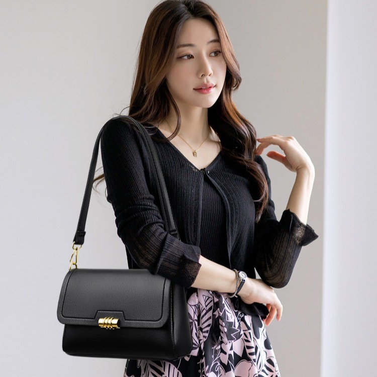 Free Shipping Designer Bag Fashion Trend Women's Handbag New Korean Version Small Square Bag Single Shoulder Crossbody Bag Versatile Shopping Bag