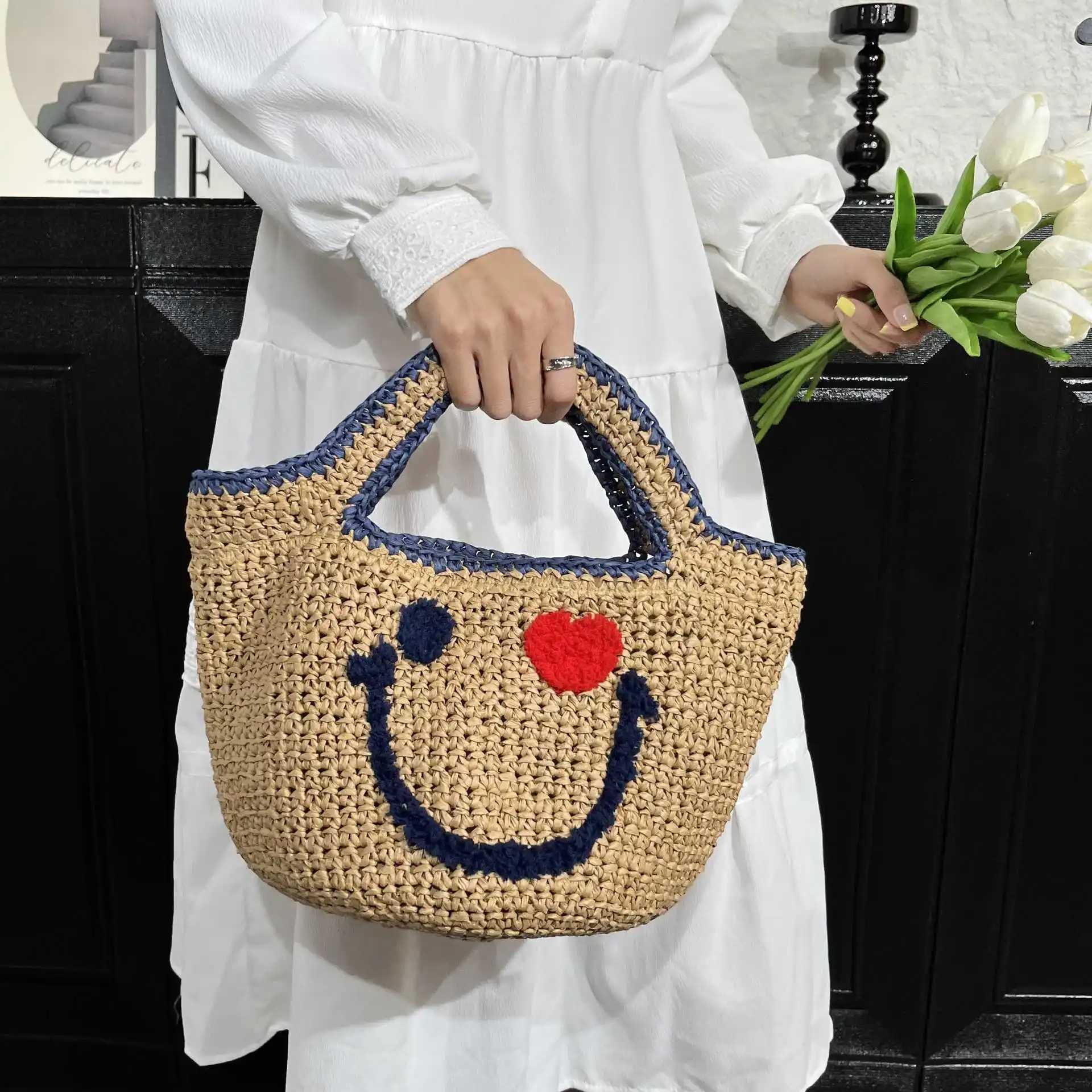 New Arrival Straw Woven Handbag Cute Smiling Face Bucket Knitted Bag Summer Beach Top-Handle Totes Ladies Travel Shopping Purse W250524