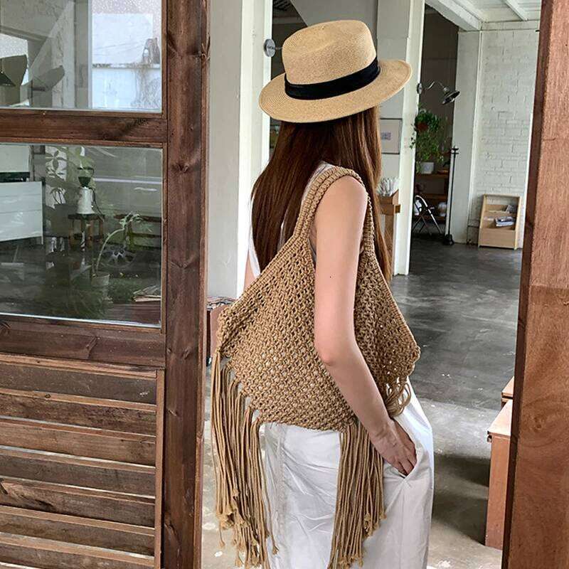 Hollow Out Tassel Decorate Hobos Bags For Women Designer Handbag Purses 2024 New In Casual Large Capacity Shoulder Beach
