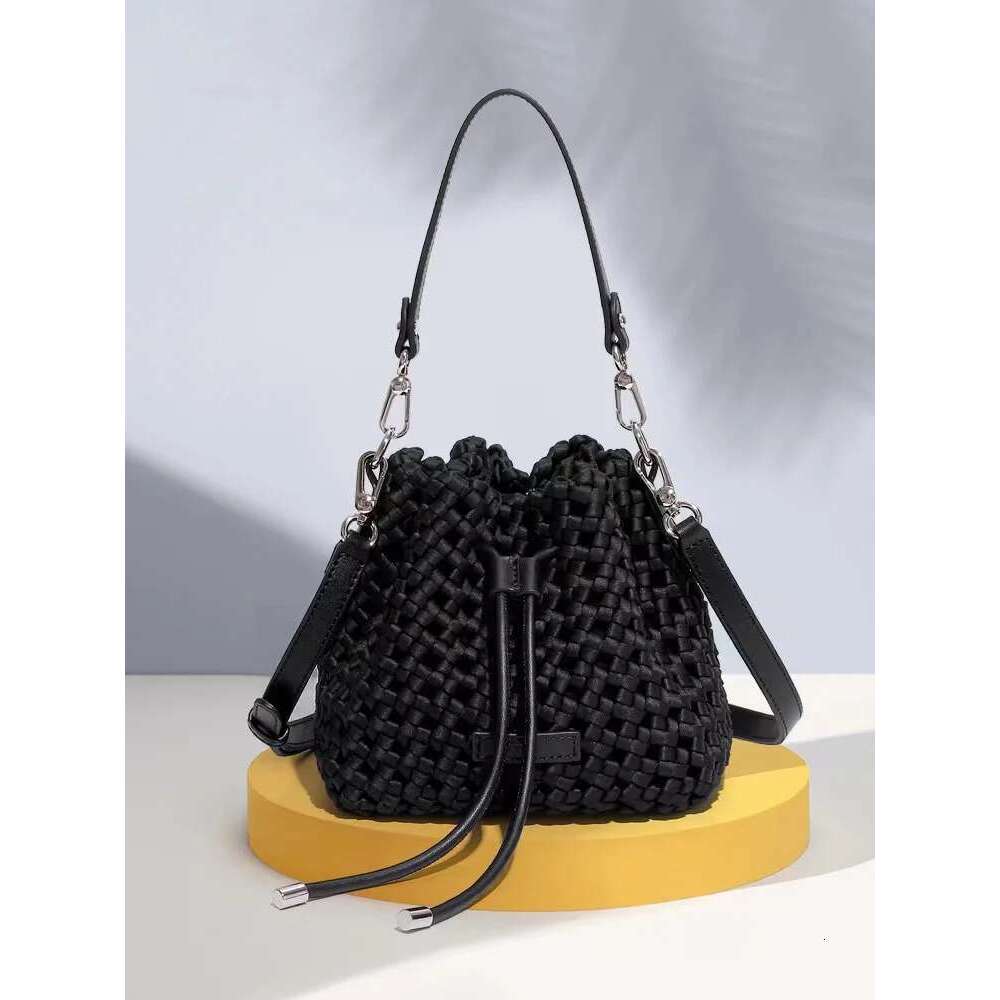 Summer High Quality Hollow Out Woven Handmade Bucket Women Fashion Handbag Female Shoulder Messenger Bag Lady Purse