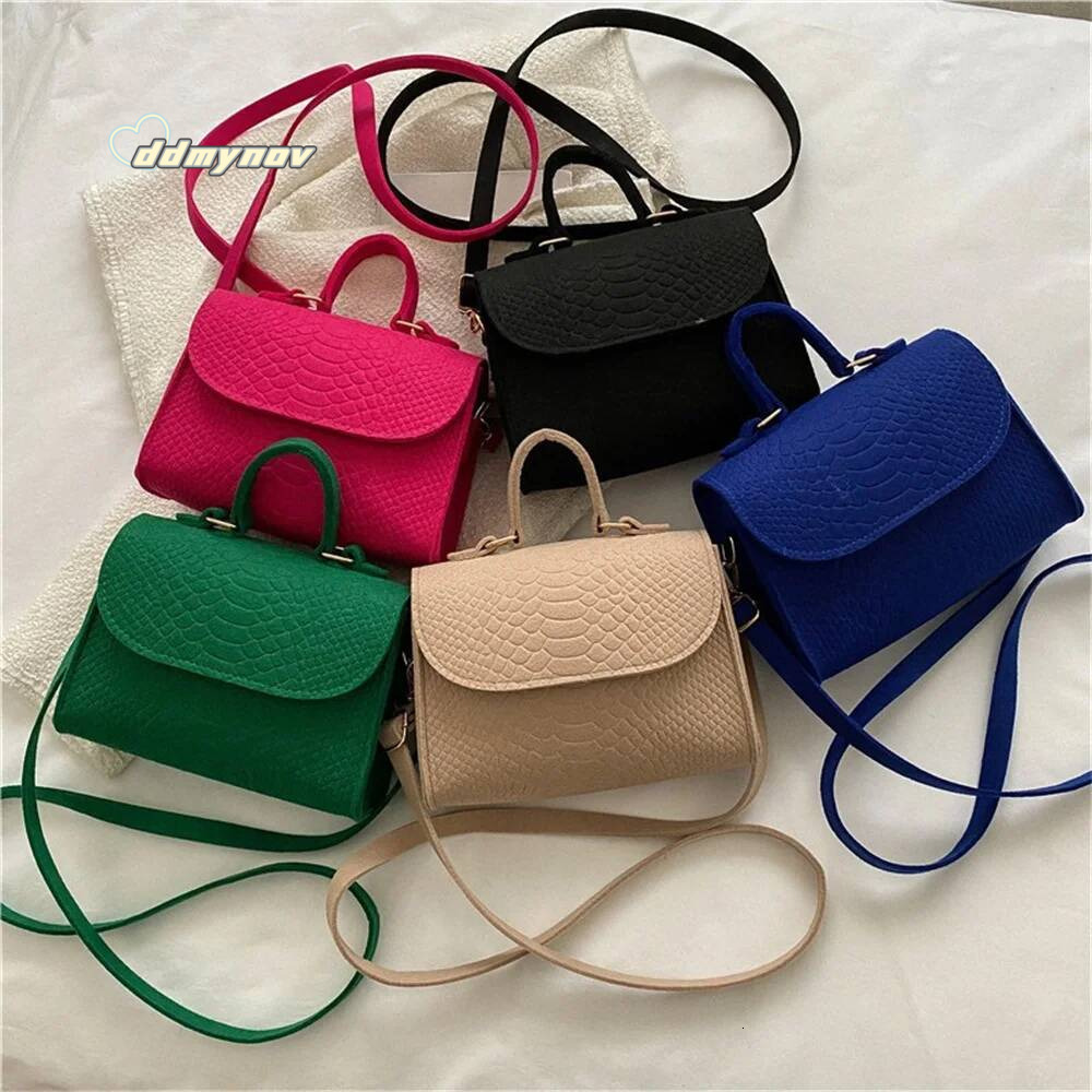 Fashion Felt Crossbody Bags for Women Armpit Popular Crocodile Emed Handbag Small Square Retro Shoulder Bag Gifts ddmynov