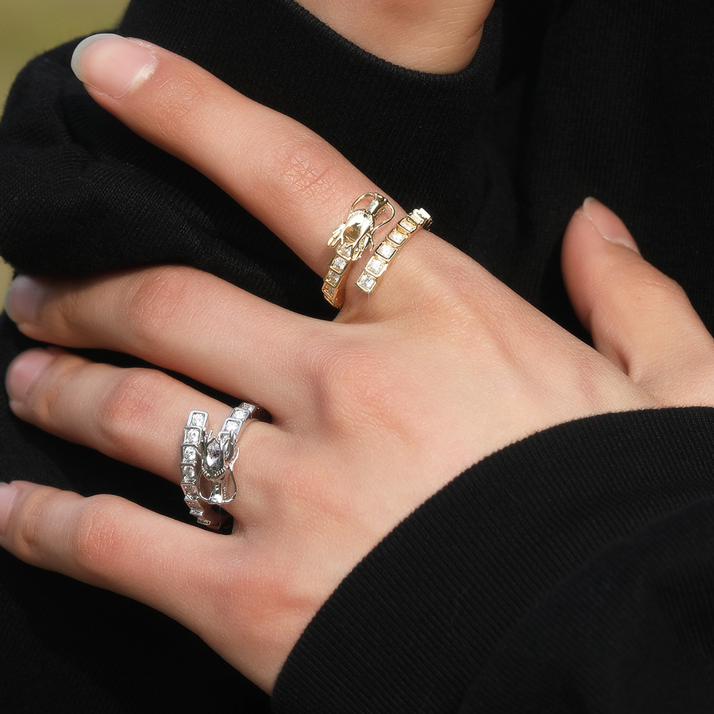 Luxury hip-hop ring adjustable butterfly ring tide brand fashion ladies ring free shipping.