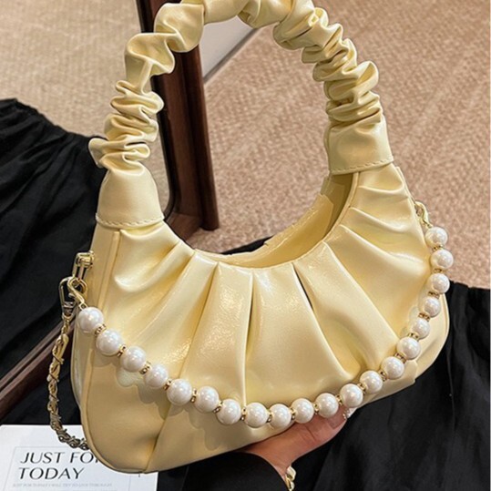 2025 New Pleated Dumpling Cloud Single Shoulder Crossbody Small Fashion Versatile Solid Color Commuter Women's Bag