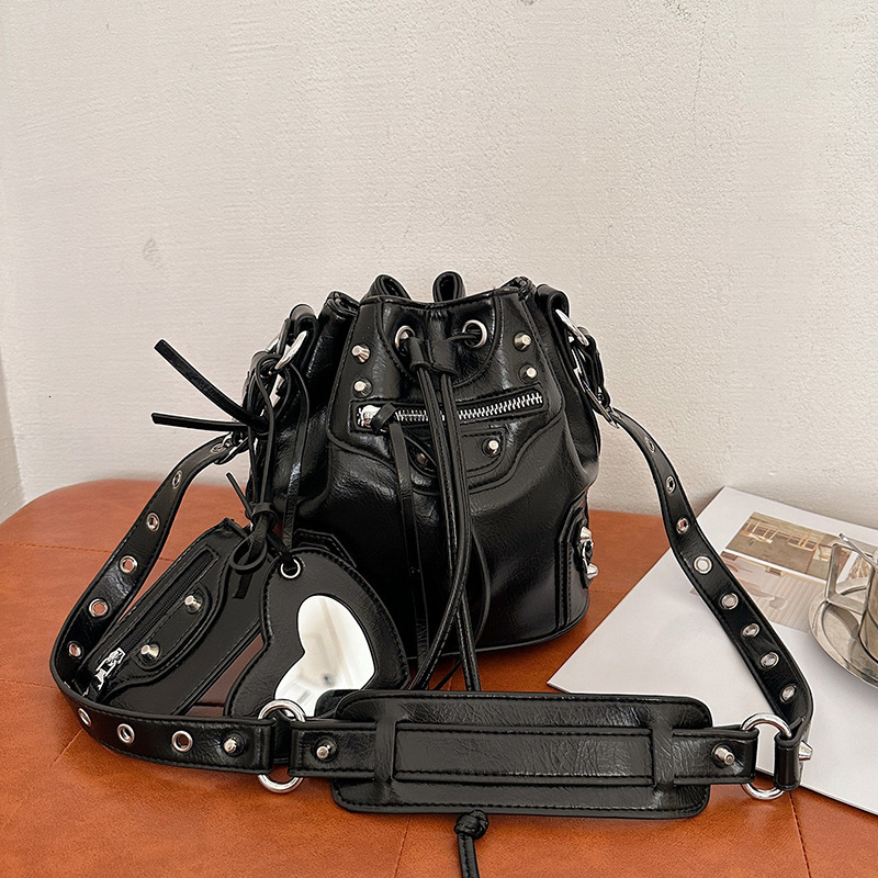 High quality brand new free designer bag, Western style multifunctional drawstring single shoulder diagonal cross bag, new free designer bag