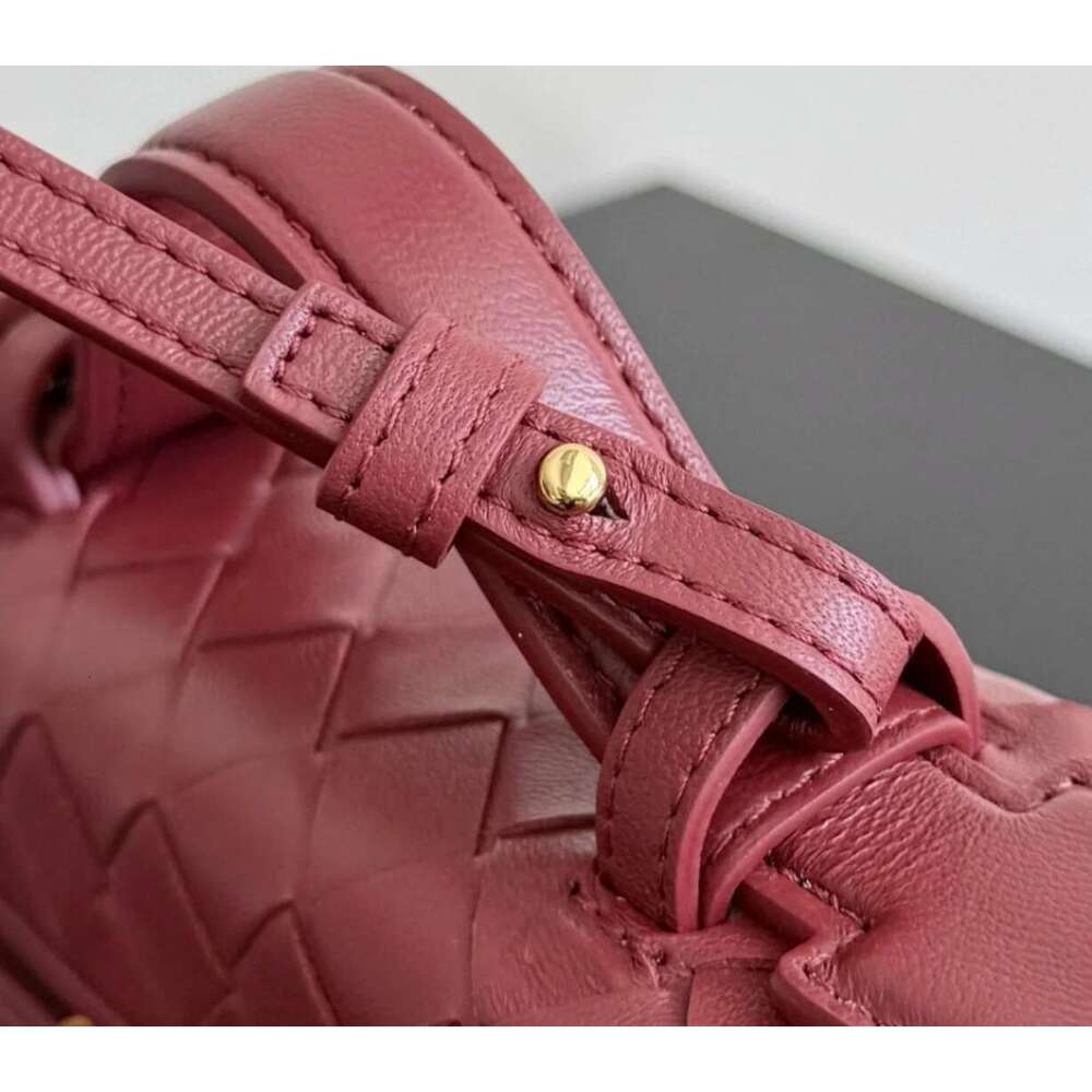 Fashionable Spring Summer Zipper Crossbody Makeup Bag Luxurious And Exquisite Woven Casual Women s ShoulderBag bag