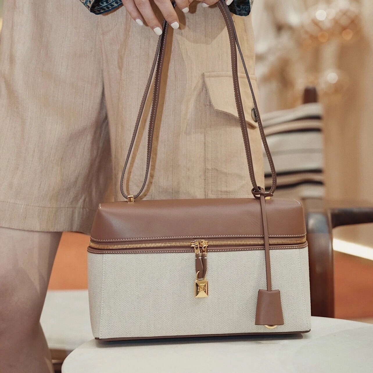 Brand High Quality New Style niche lunch box women's shoulder crossbody bag cowhide style simple and fashionable small square bag New Free Delivery Designer Bag