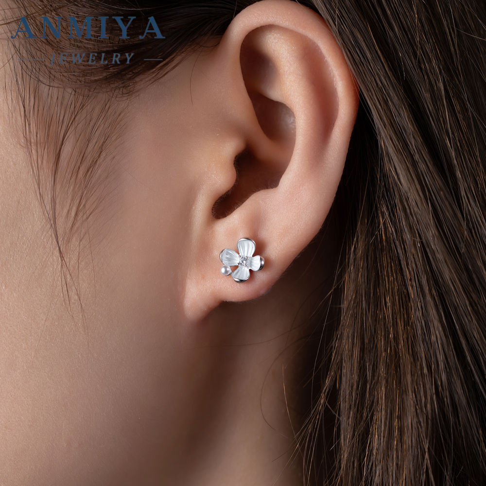 French Light Luxury Pure White Flower Earrings S925 Sterling Silver Freshwater Pearl Stud Earrings for Women Gifts
