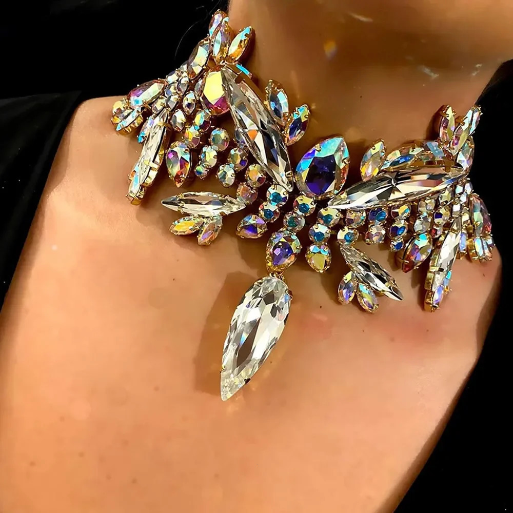 Elegant Bridal Exaggerated Crystal Choker Chain Statement Collar for Women Large Rhinestone Necklace Party Jewelry Gift 250519