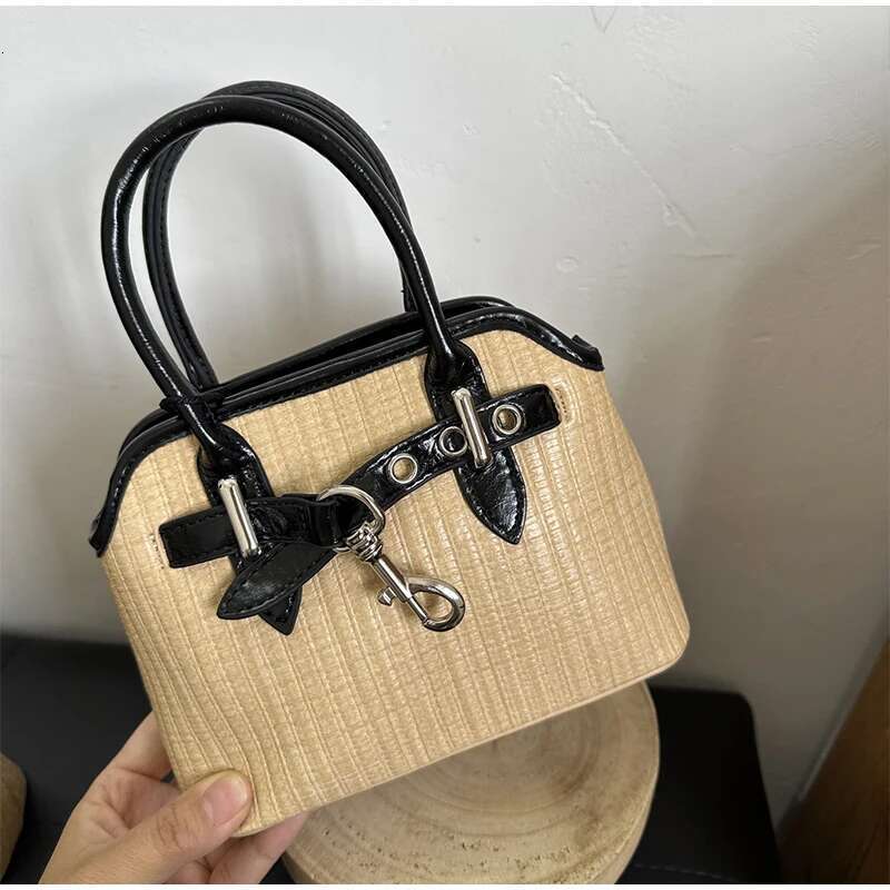 Retro Straw Shell Fashion Design New Style Women s Handbag Casual Versatile Commuting Contrast Color Canvas Messenger Bag bag
