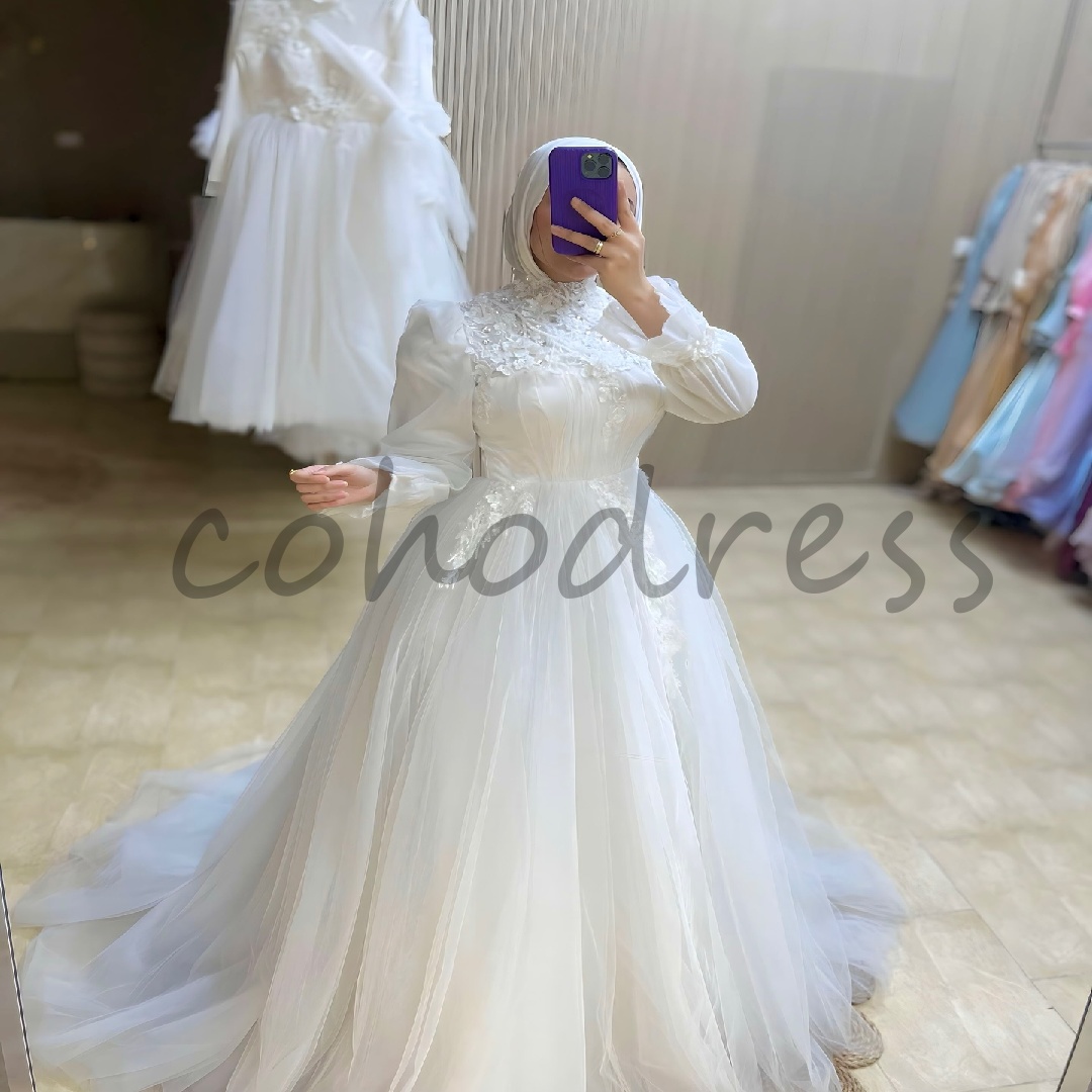 Modest Muslim Wedding Dress 2025 Indonesian Long Sleeve Lace Bride Dress Abaya Beaded Country Bridal Dress A Line High Neck Robe De Mariage Vestio De 