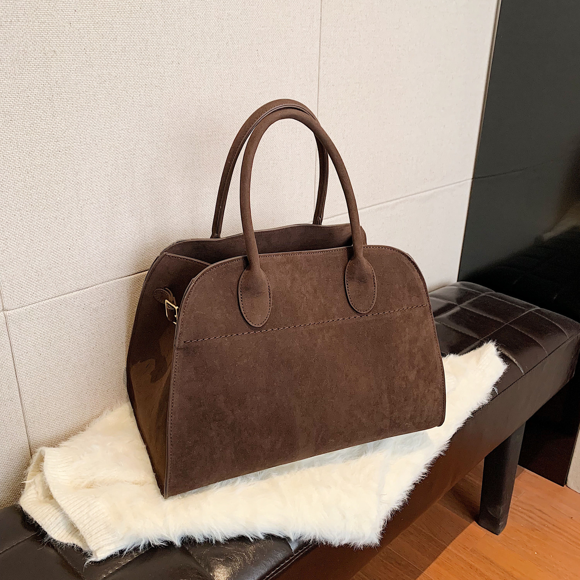 Retro Large Capacity Handbag 2025 New Versatile Light Luxury Matte Commuter Women's Shoulder Tote Bag
