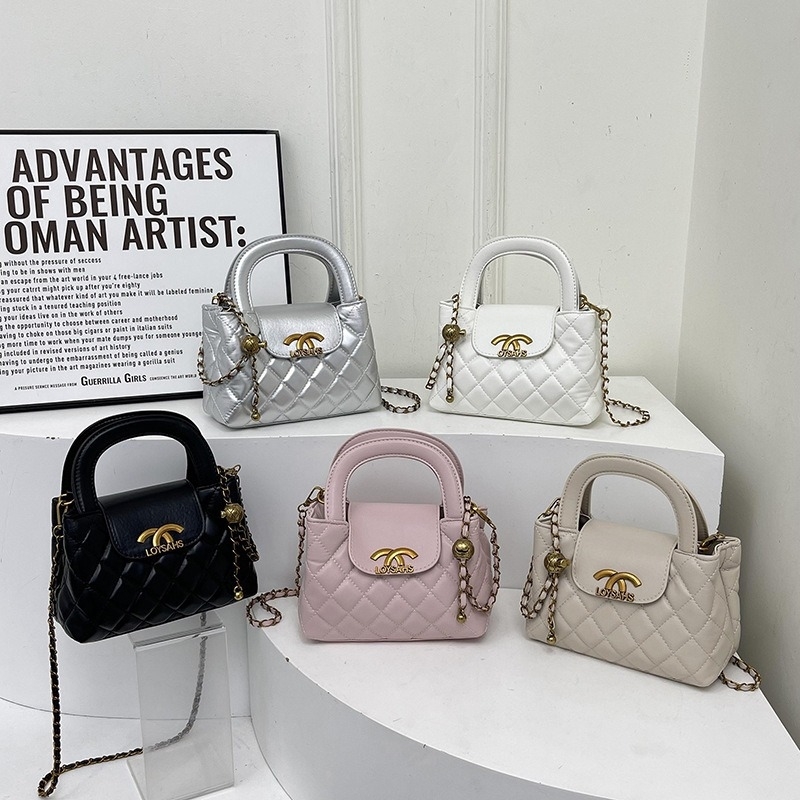 Free shipping designer's new single-shoulder crossbody bag for women's foreign trade, fashionable and trendy light luxury hand-held diamond 