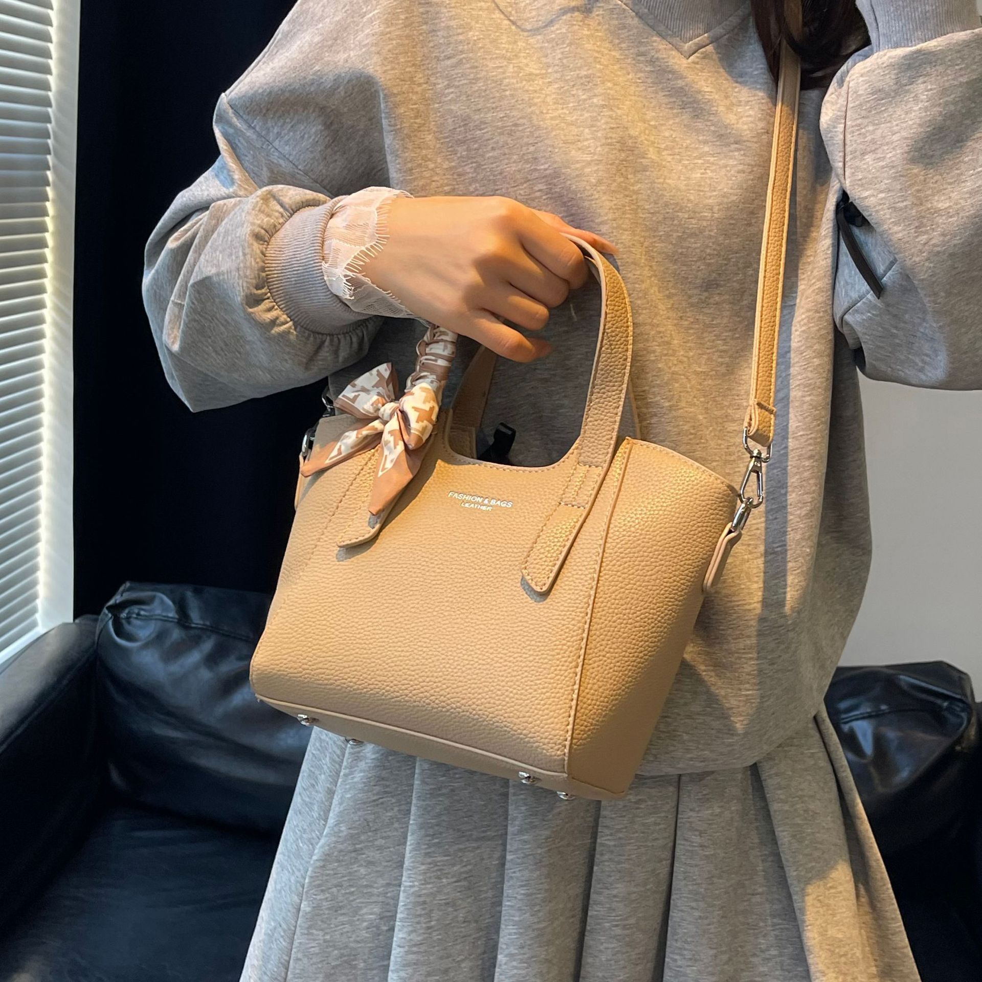 Trendy Light Luxury Handheld Basket for Women 2025 New Simple Fashion High-end Single Shoulder Crossbody Bag