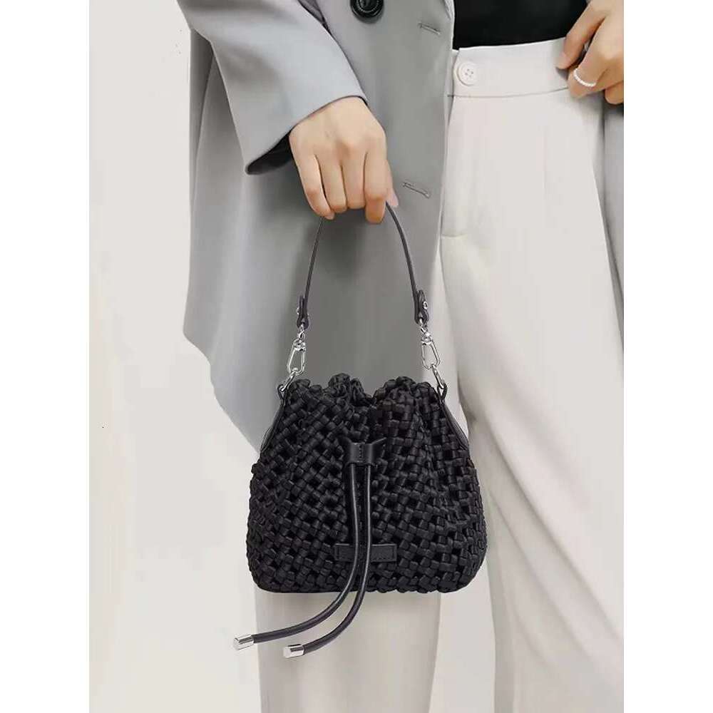 Summer High Quality Hollow Out Woven Handmade Bucket Women Fashion Handbag Female Shoulder Messenger Bag Lady Purse