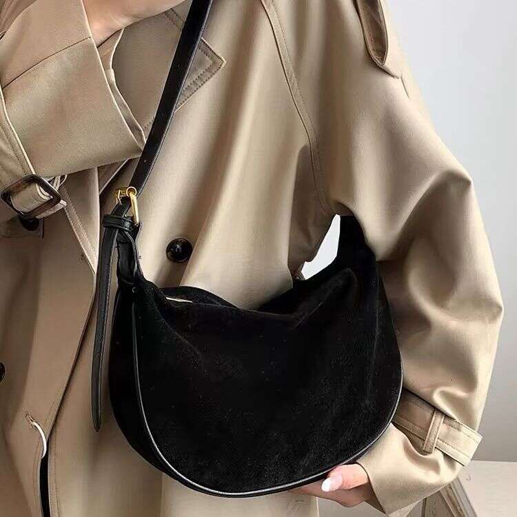 High-Quality Matte for Women, Large Capacity 2024 New Autumn Winter Niche Crossbody Bag, Commuter Dumpling Bag
