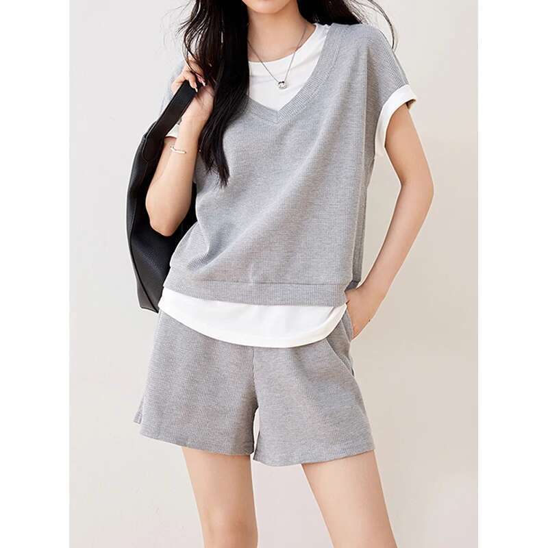 Woman Solid Round Neck Knitted Pullover Loose Comfortable Fake T-Shirt Shorts Two-Piece Set Fashion New
