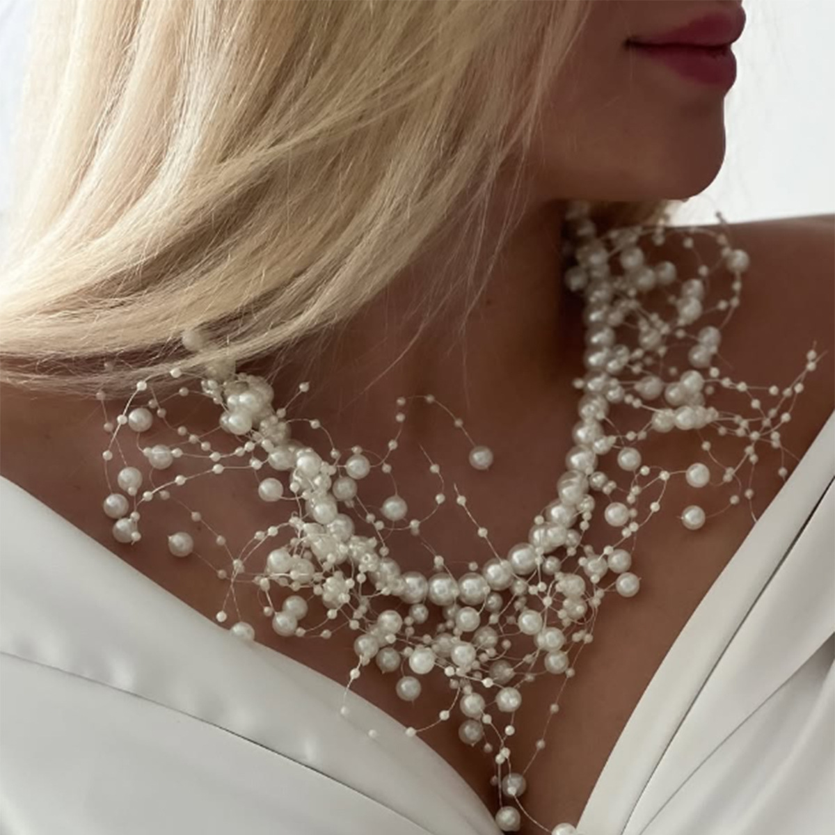 European and American Luxury Inspired Vintage Pearl Long Tassel Studs with a Celestial Style Fashion Necklace