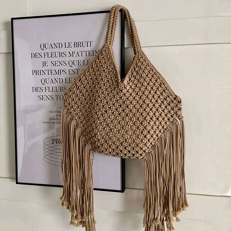 Hollow Out Tassel Decorate Hobos Bags For Women Designer Handbag Purses 2024 New In Casual Large Capacity Shoulder Beach